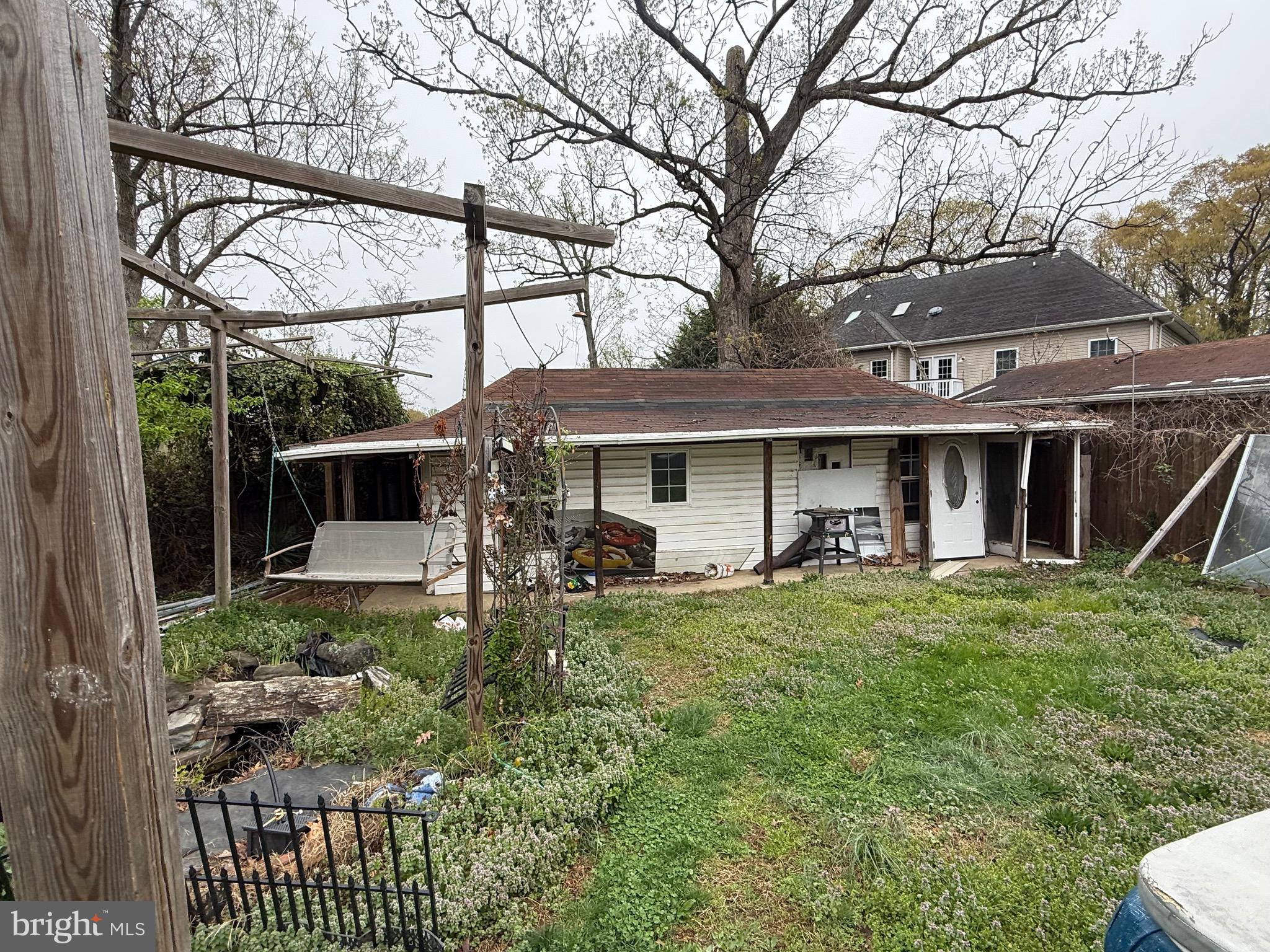 2622 GROVETON STREET