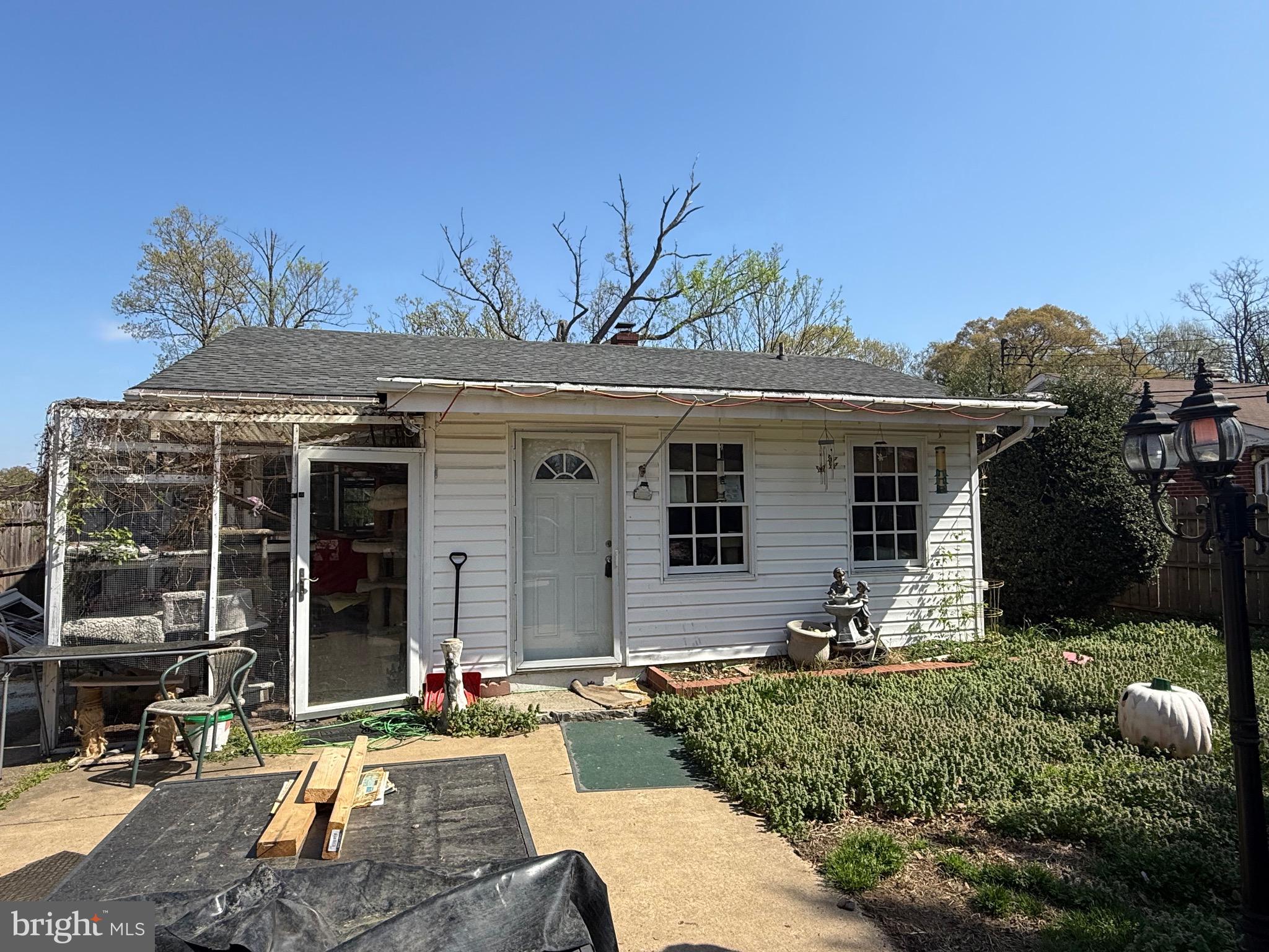 2622 GROVETON STREET