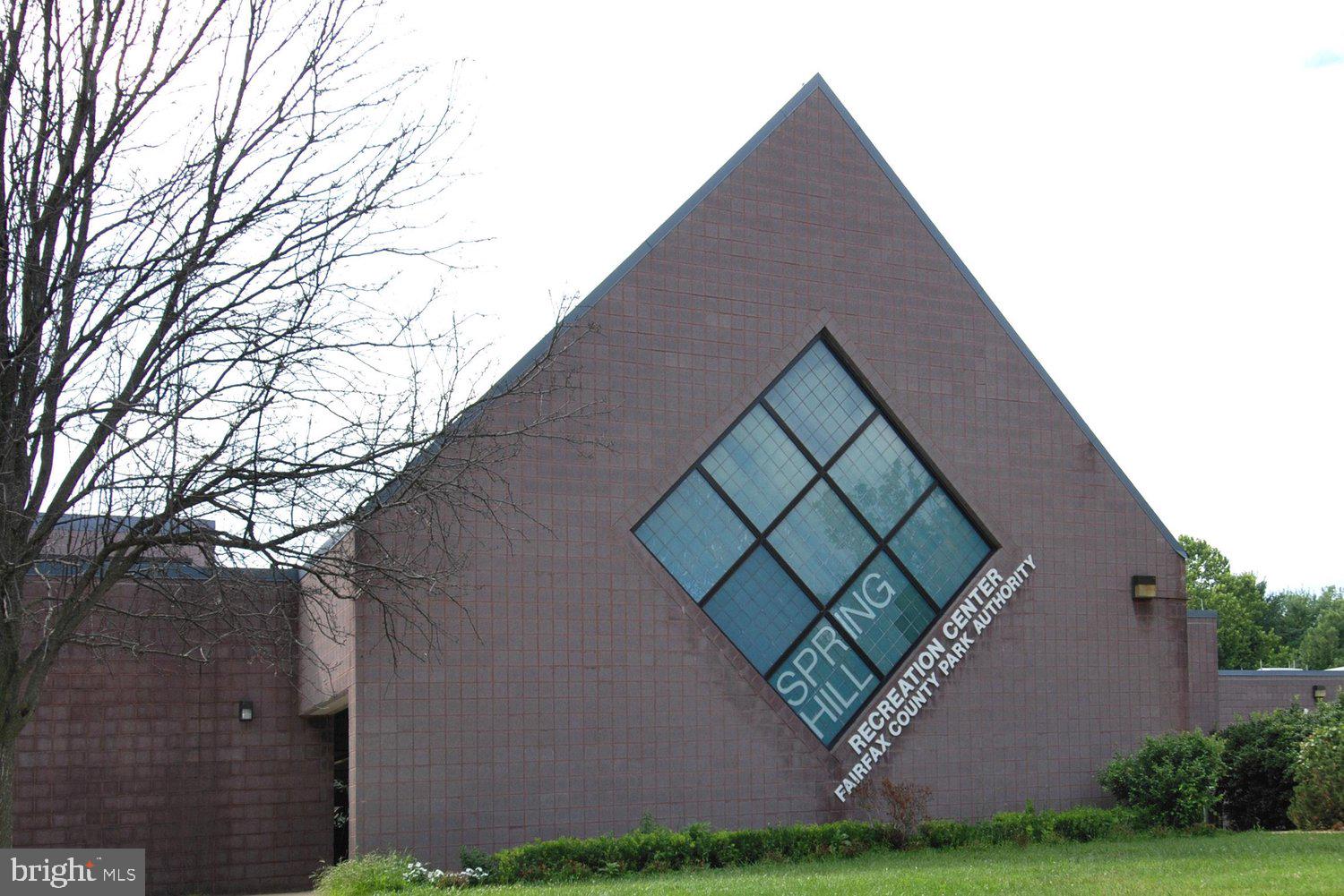 1521 SPRING GATE DRIVE 10211