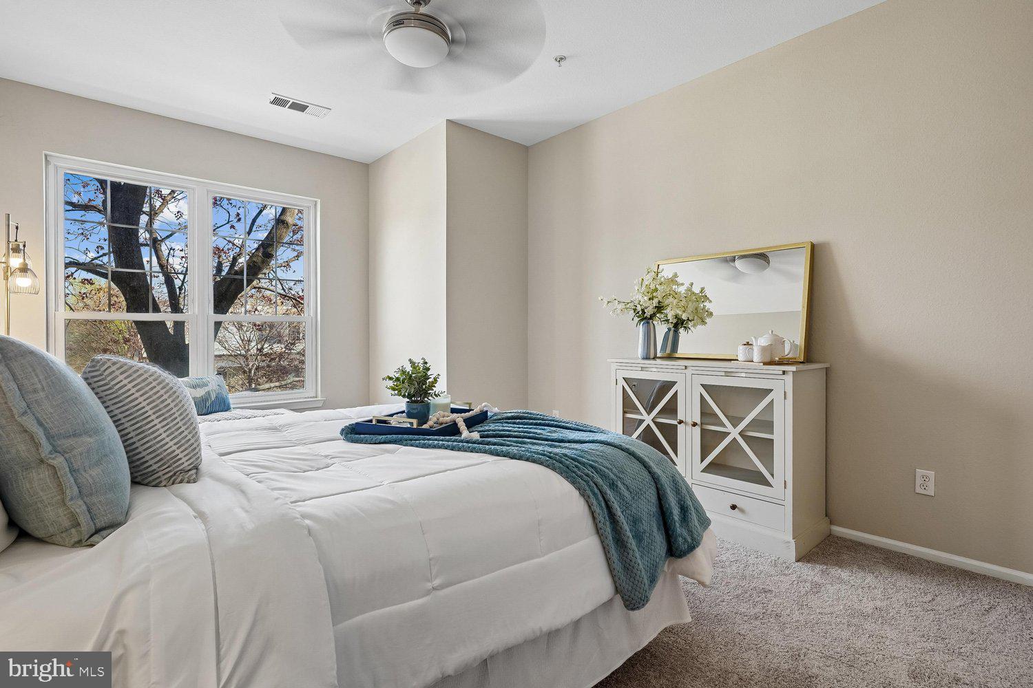1521 SPRING GATE DRIVE 10211
