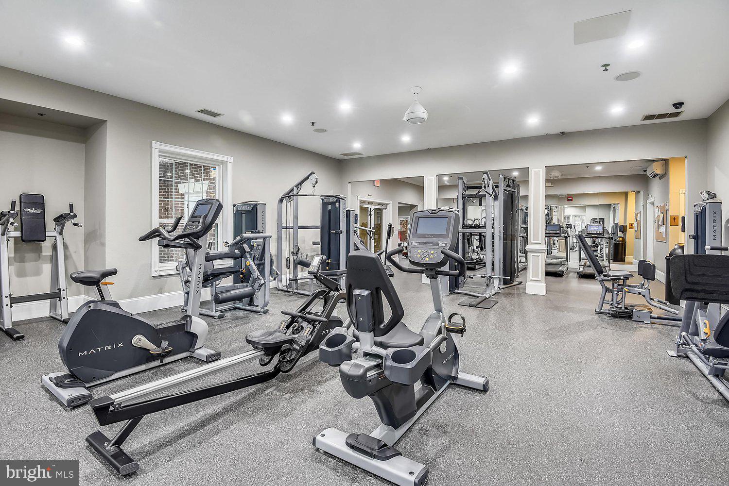 1521 SPRING GATE DRIVE 10211