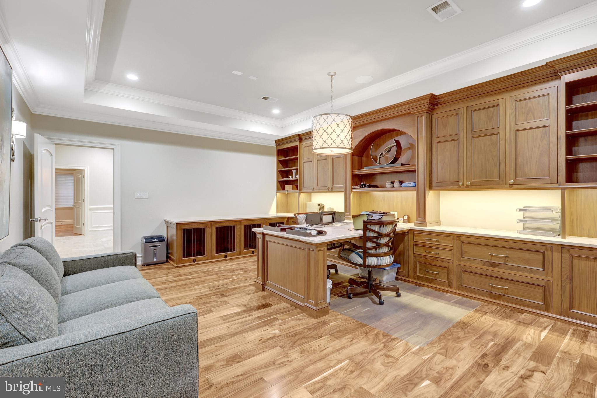 1239 DALEVIEW DRIVE