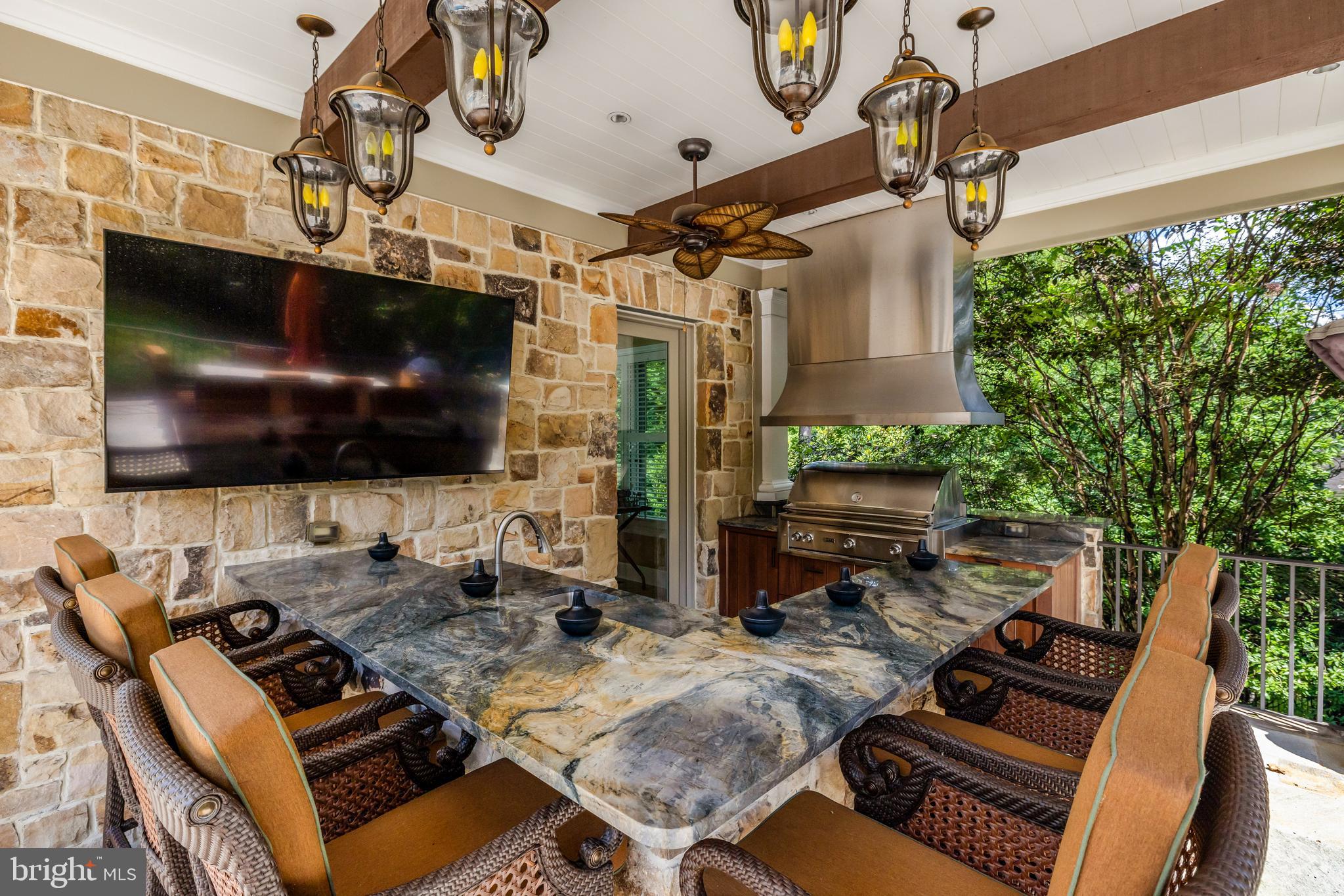 1239 DALEVIEW DRIVE