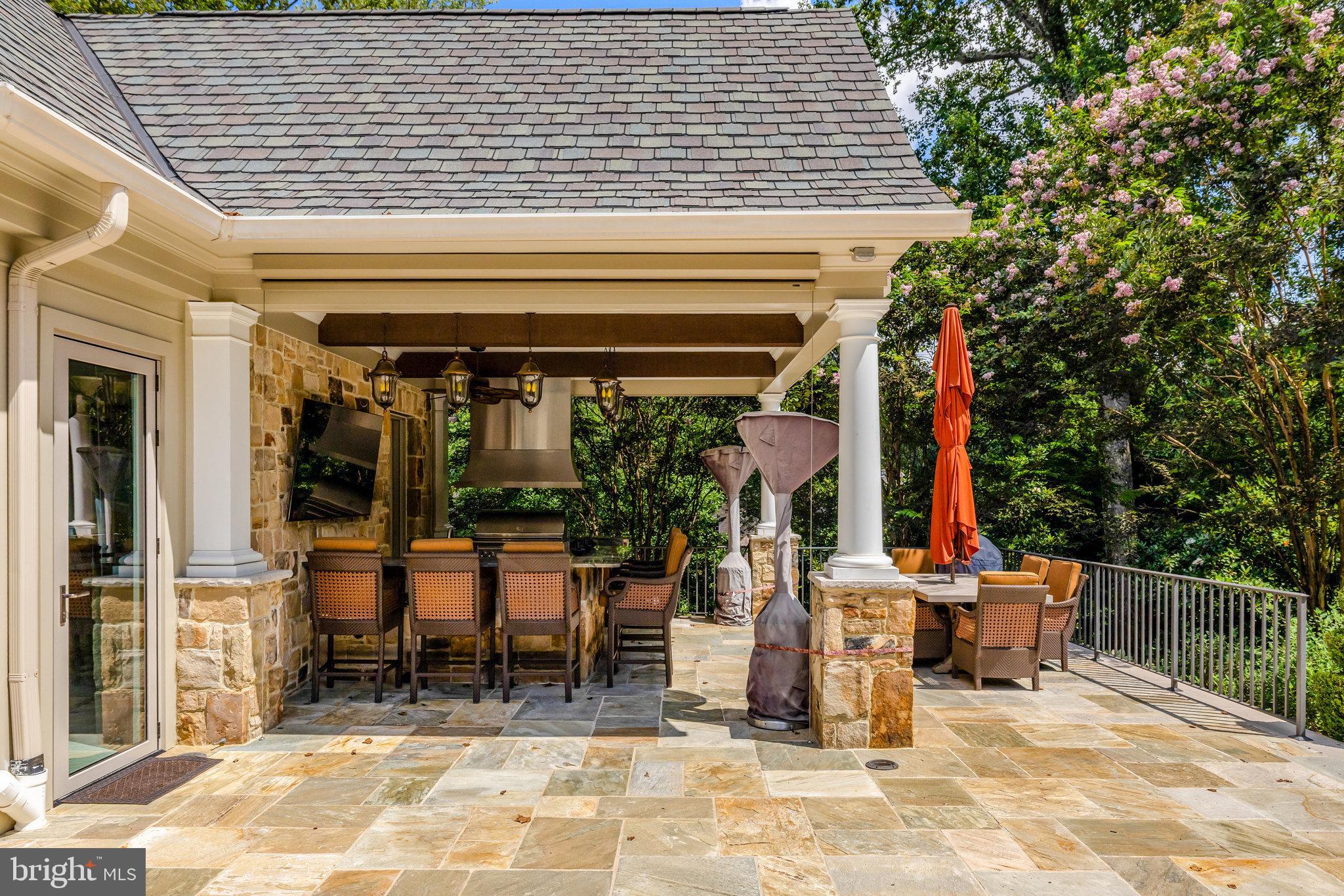 1239 DALEVIEW DRIVE