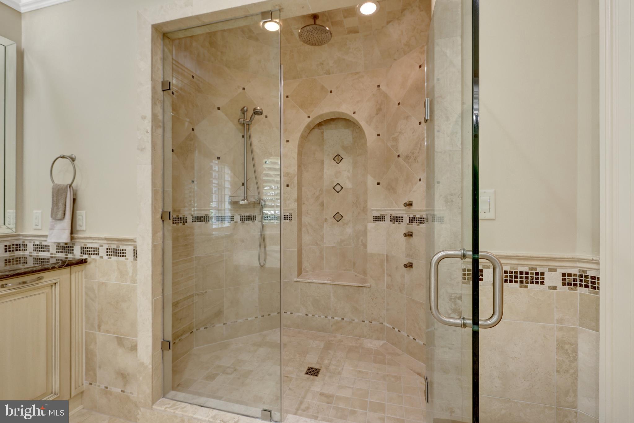 1239 DALEVIEW DRIVE