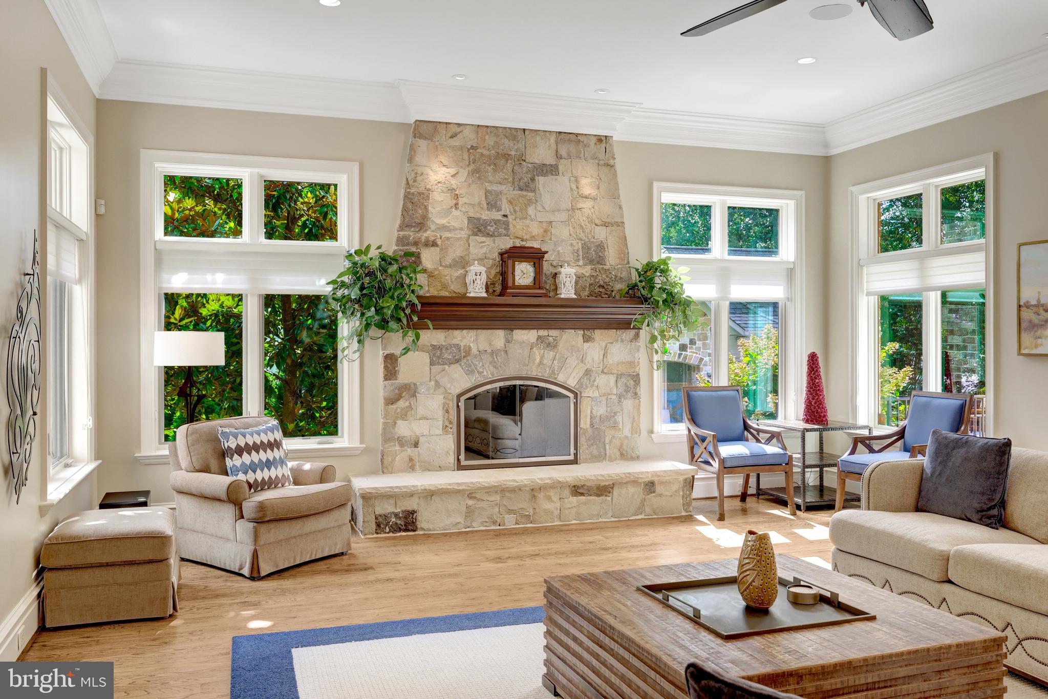 1239 DALEVIEW DRIVE