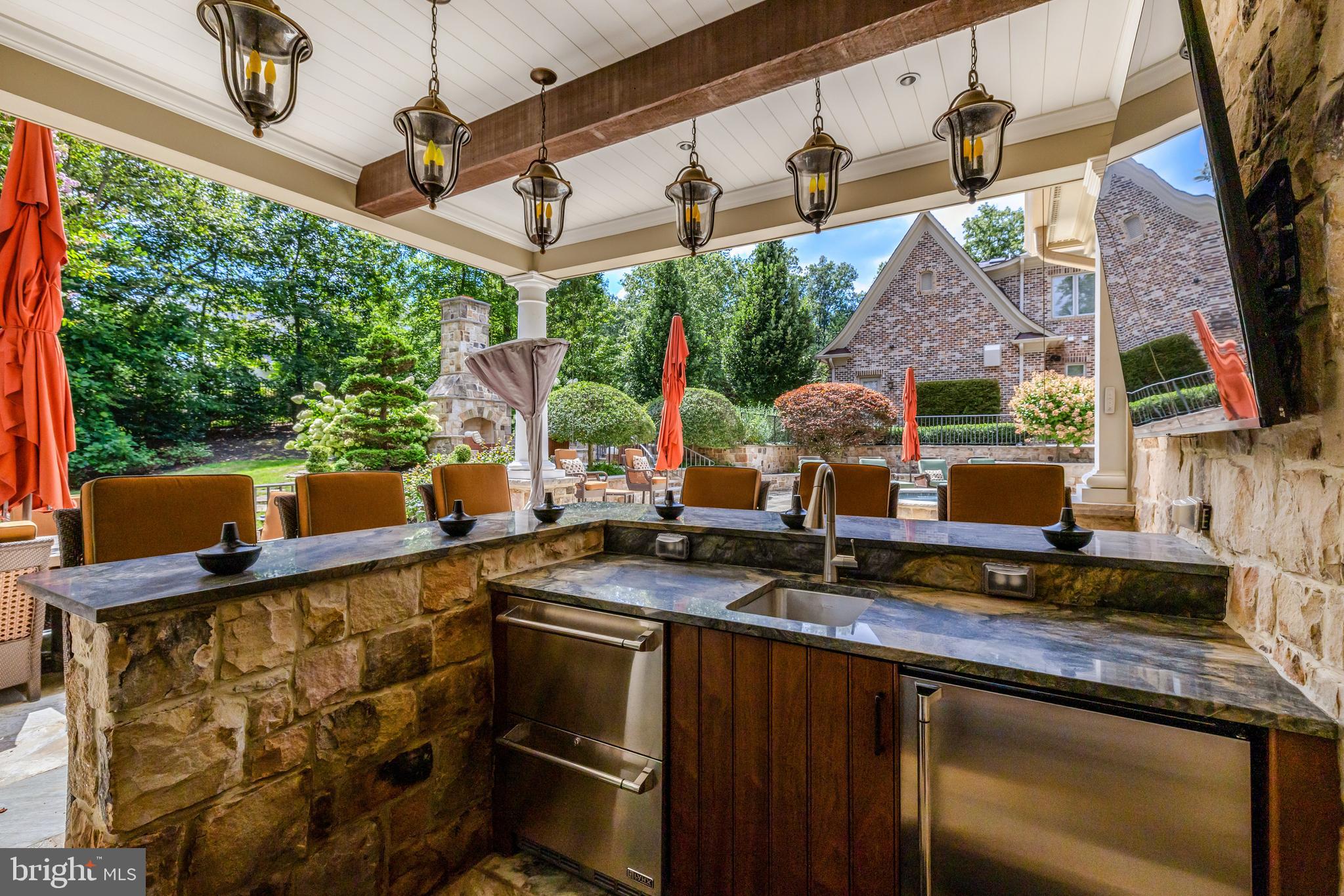 1239 DALEVIEW DRIVE