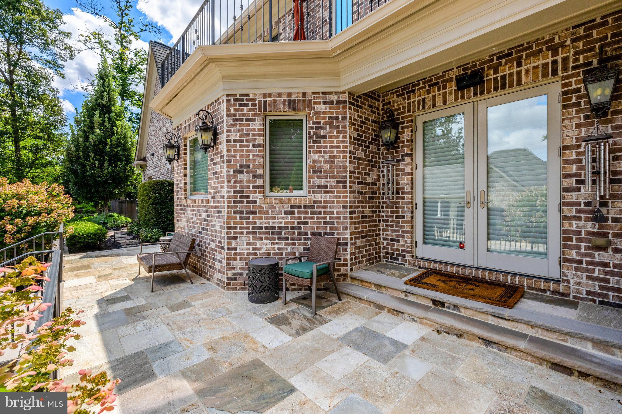 1239 DALEVIEW DRIVE