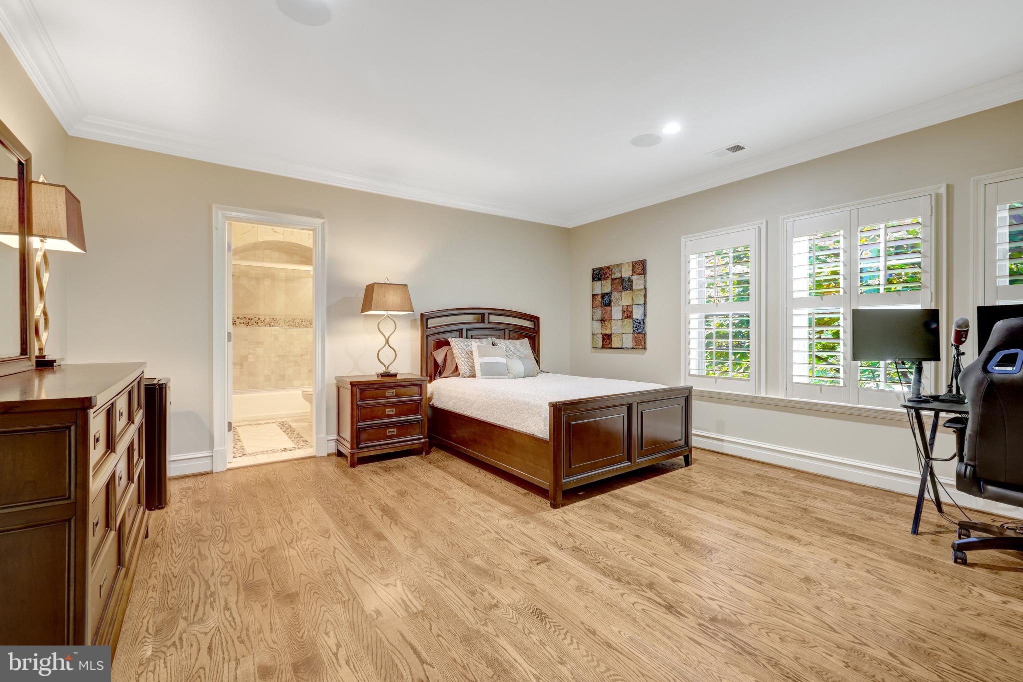 1239 DALEVIEW DRIVE