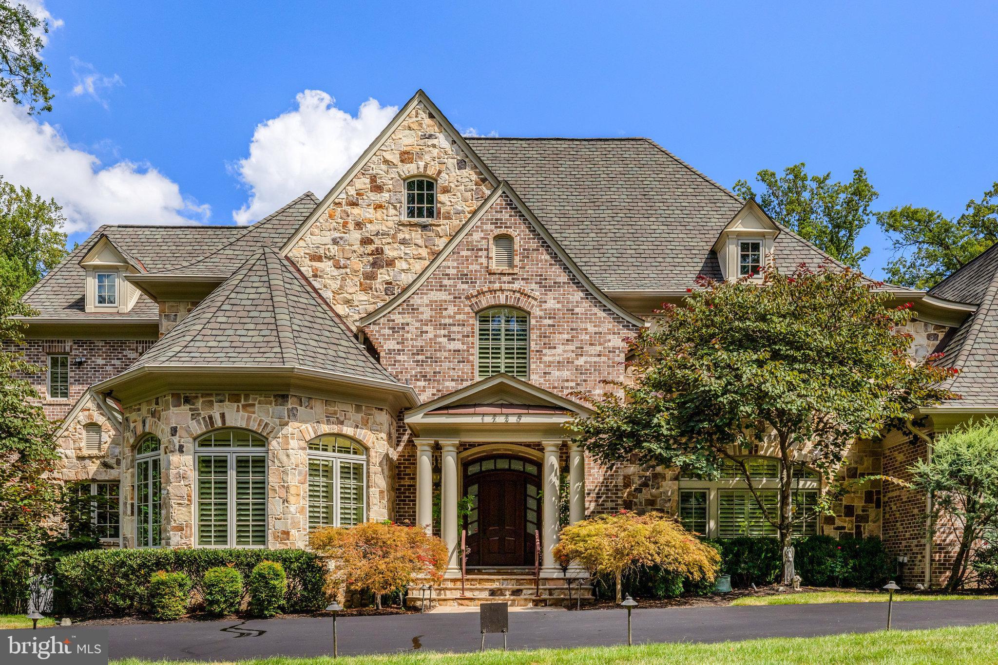 1239 DALEVIEW DRIVE