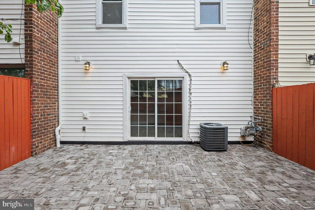 1219 ALABAMA DRIVE