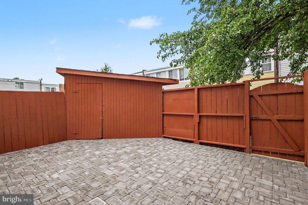 1219 ALABAMA DRIVE