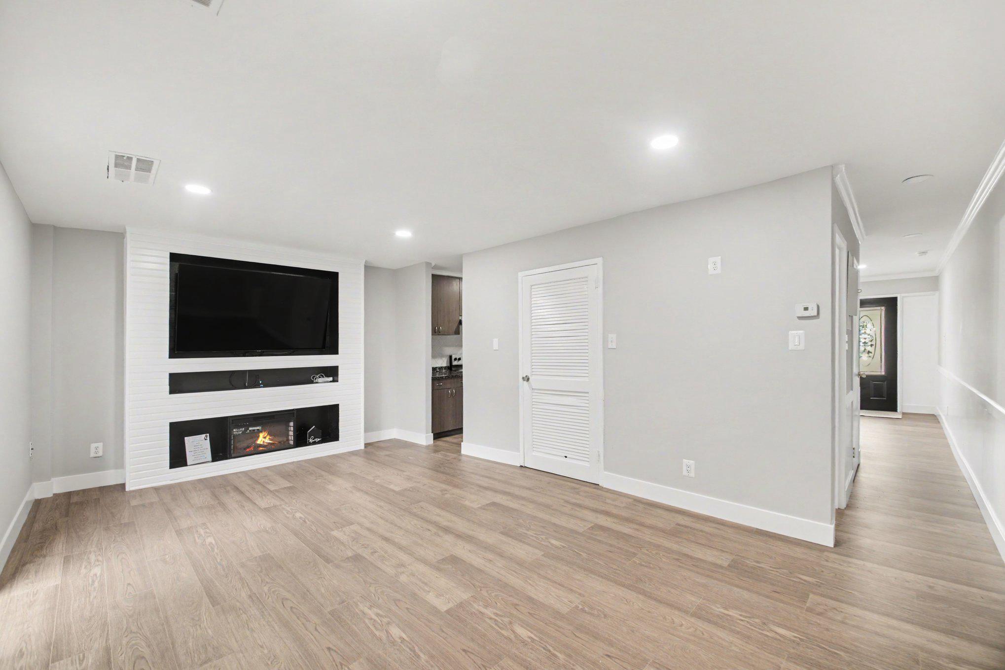 1219 ALABAMA DRIVE