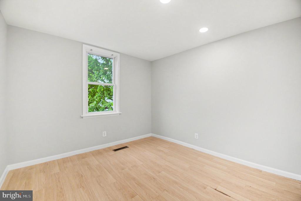 1219 ALABAMA DRIVE