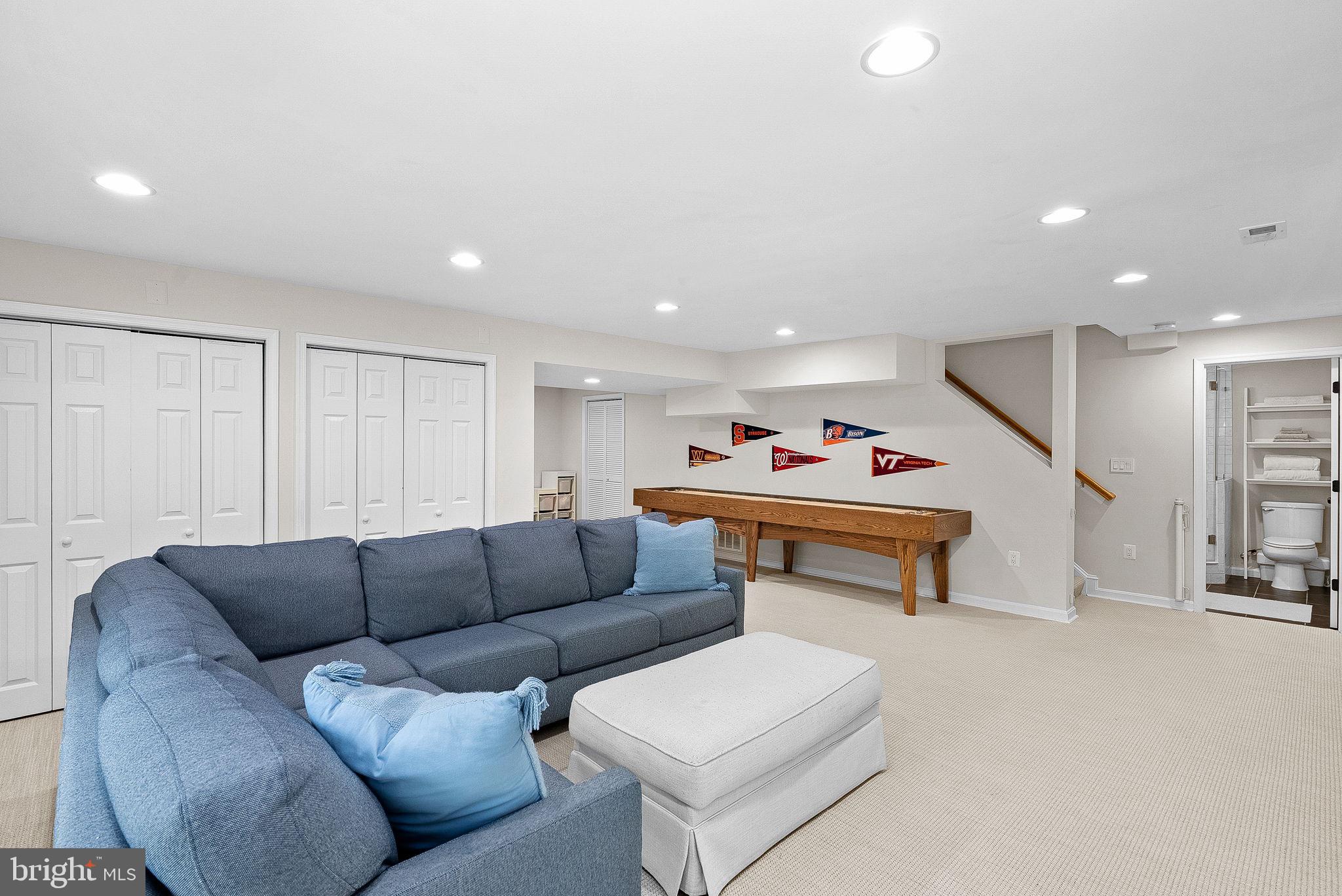 811 FOLLIN FARM LANE