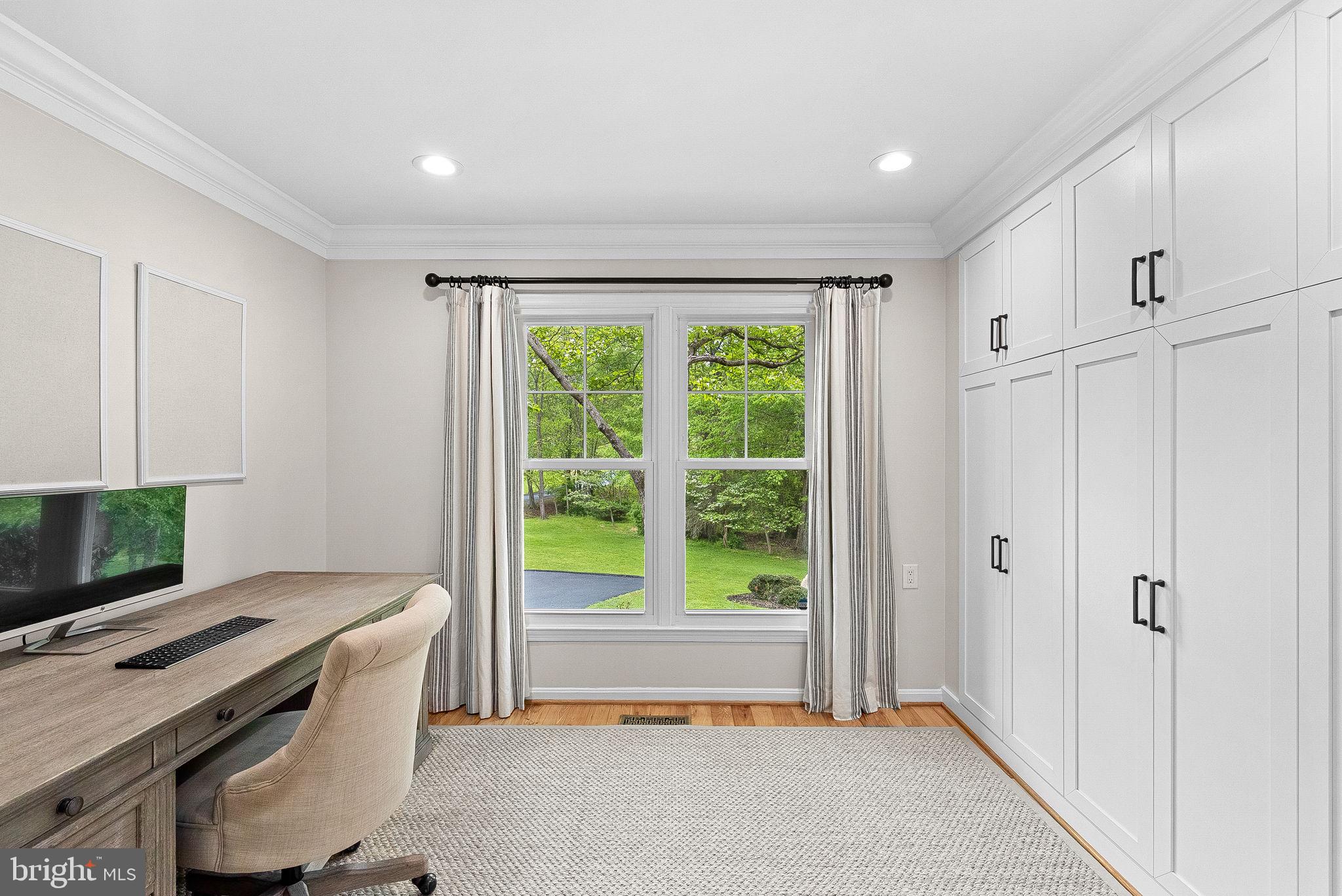 811 FOLLIN FARM LANE
