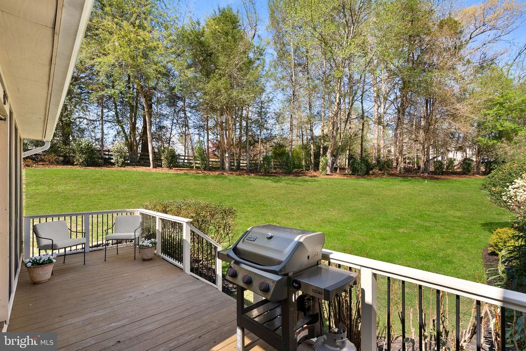 811 FOLLIN FARM LANE