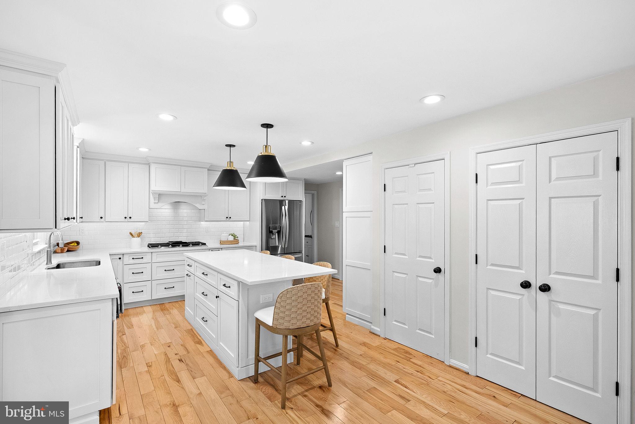811 FOLLIN FARM LANE
