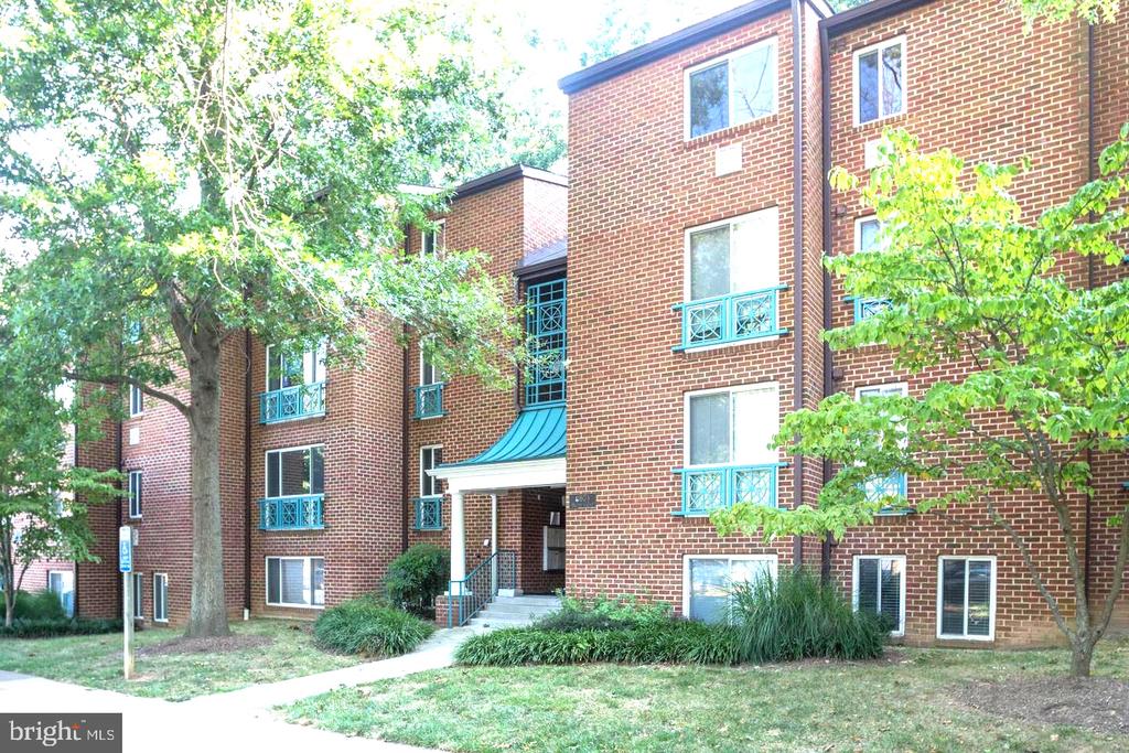 11803 BRETON COURT 32C