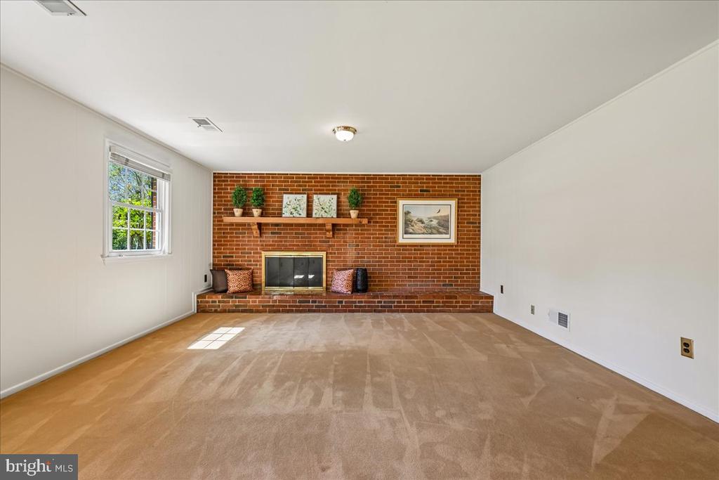 8722 HIGDON DRIVE