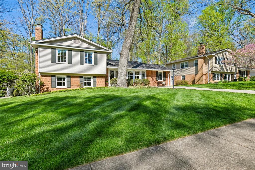 8722 HIGDON DRIVE