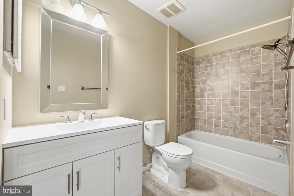 1968 VILLARIDGE DRIVE B