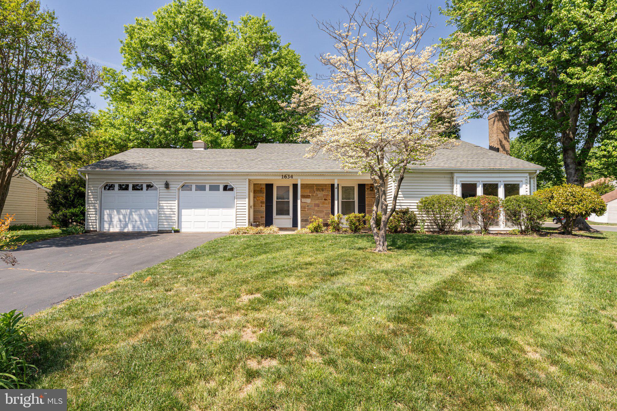 1634 NATHAN LN