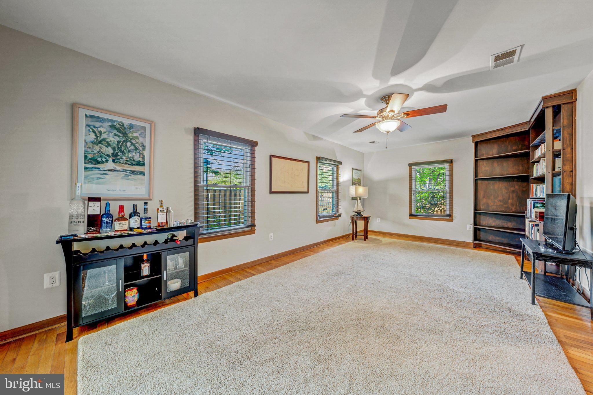 1634 NATHAN LN