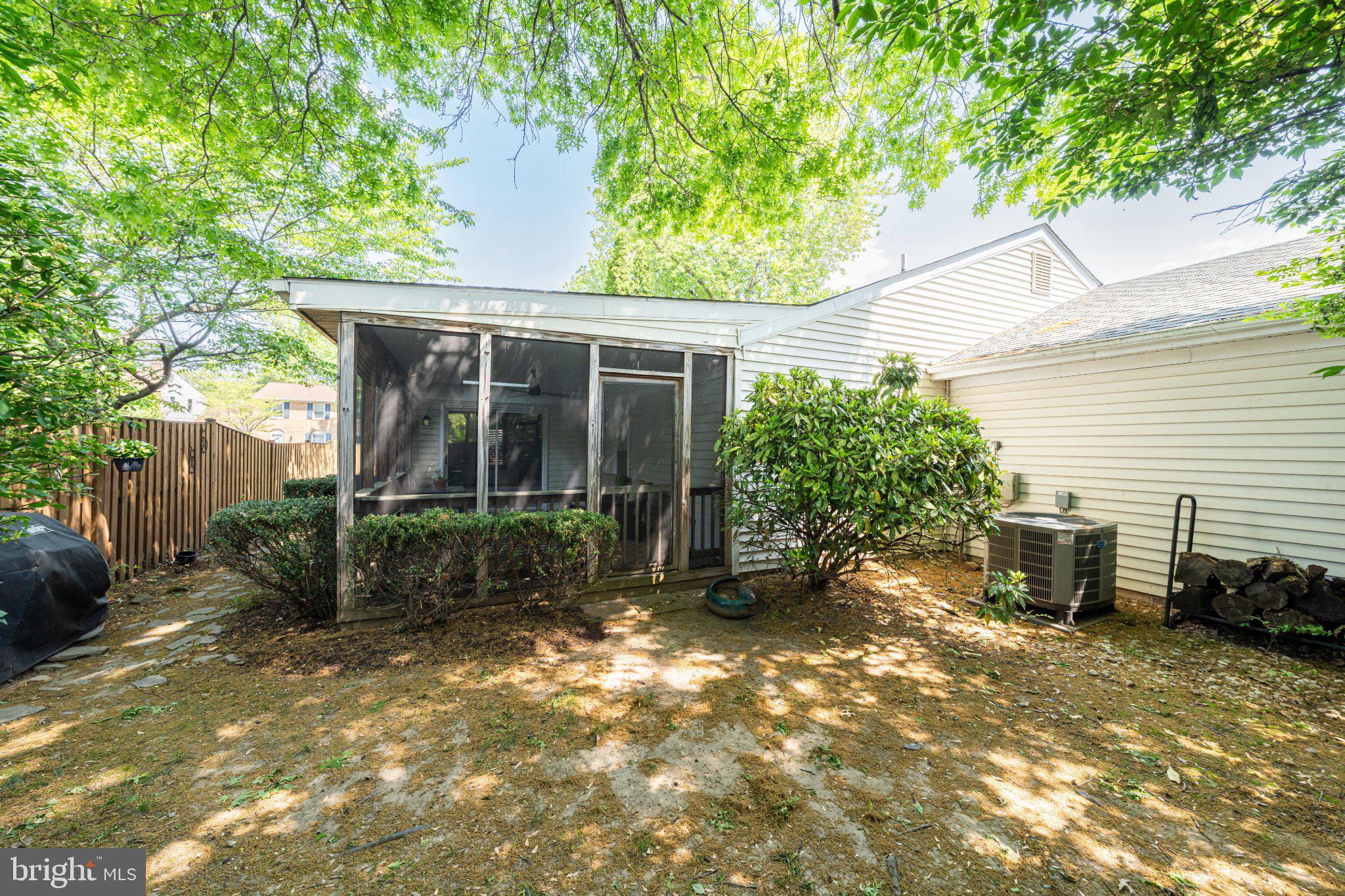 1634 NATHAN LN