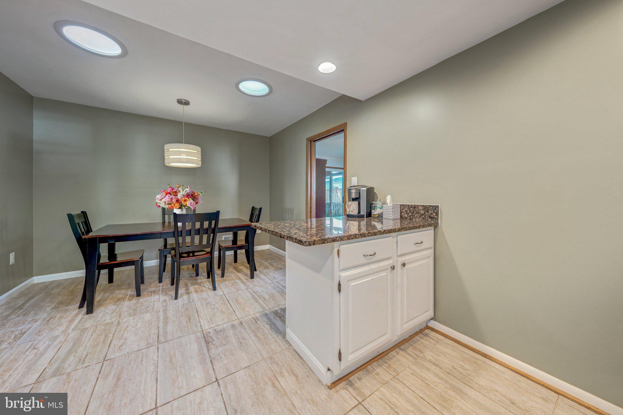1634 NATHAN LN