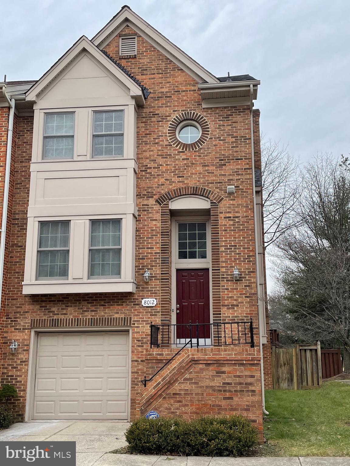 8012 MERRY OAKS COURT