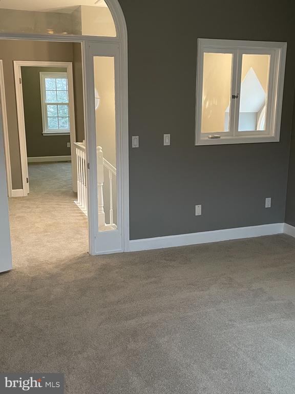 8012 MERRY OAKS COURT