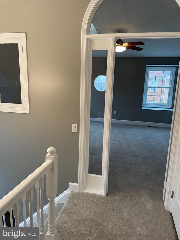 8012 MERRY OAKS COURT