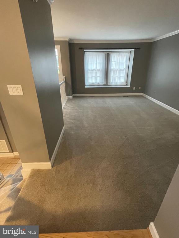 8012 MERRY OAKS COURT