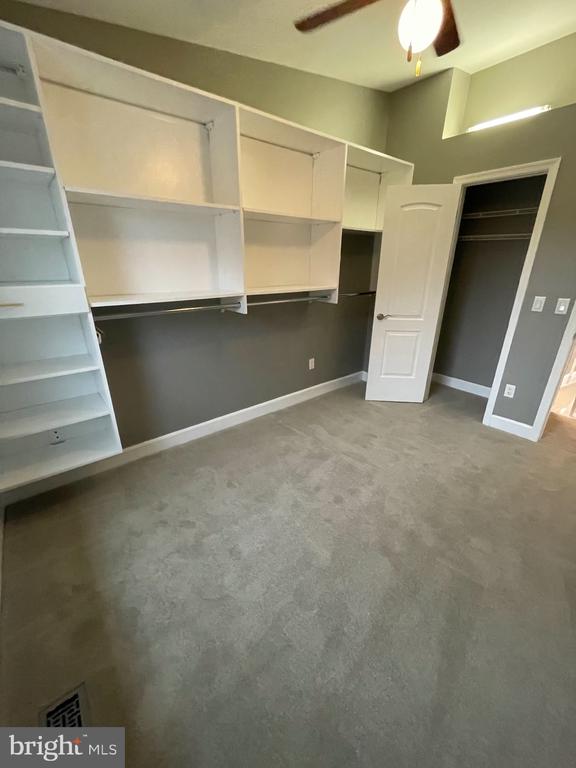 8012 MERRY OAKS COURT