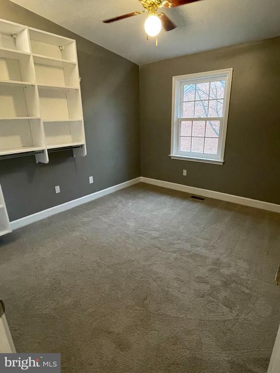 8012 MERRY OAKS COURT