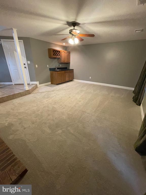 8012 MERRY OAKS COURT