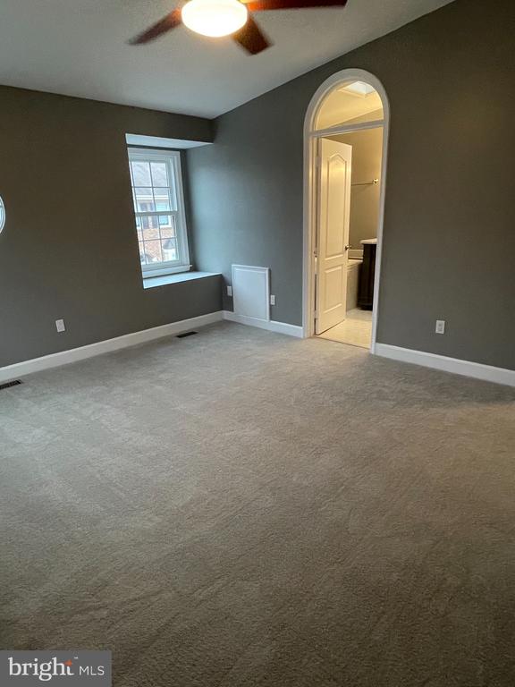 8012 MERRY OAKS COURT