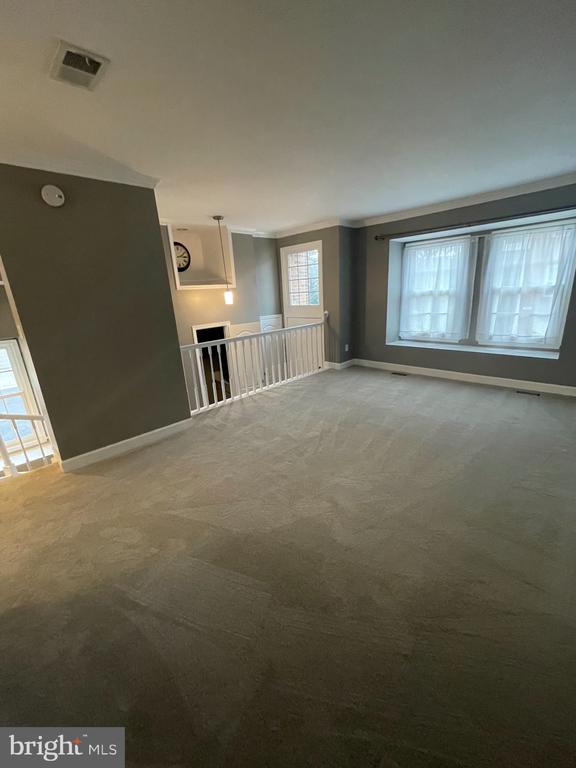 8012 MERRY OAKS COURT