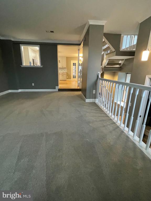 8012 MERRY OAKS COURT