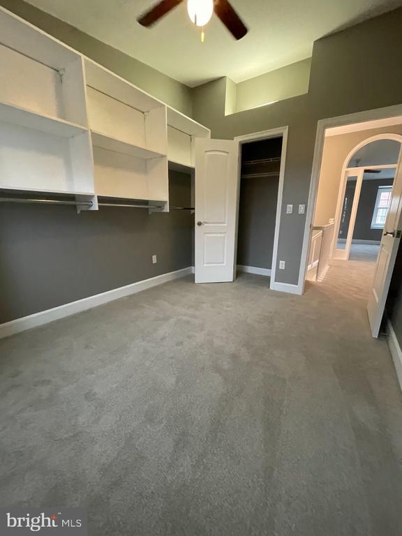 8012 MERRY OAKS COURT