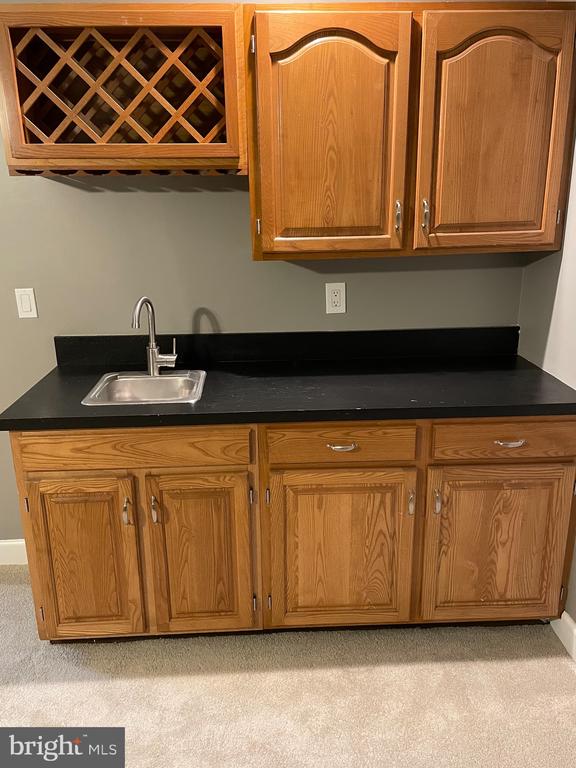 8012 MERRY OAKS COURT