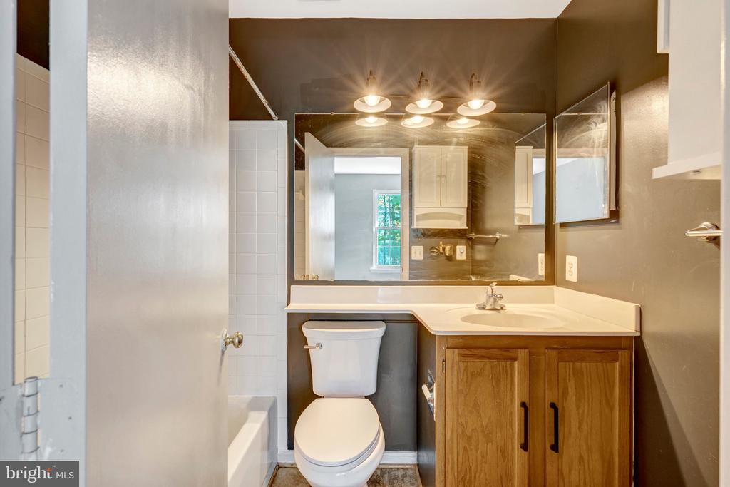 5680 WHITE DOVE LANE