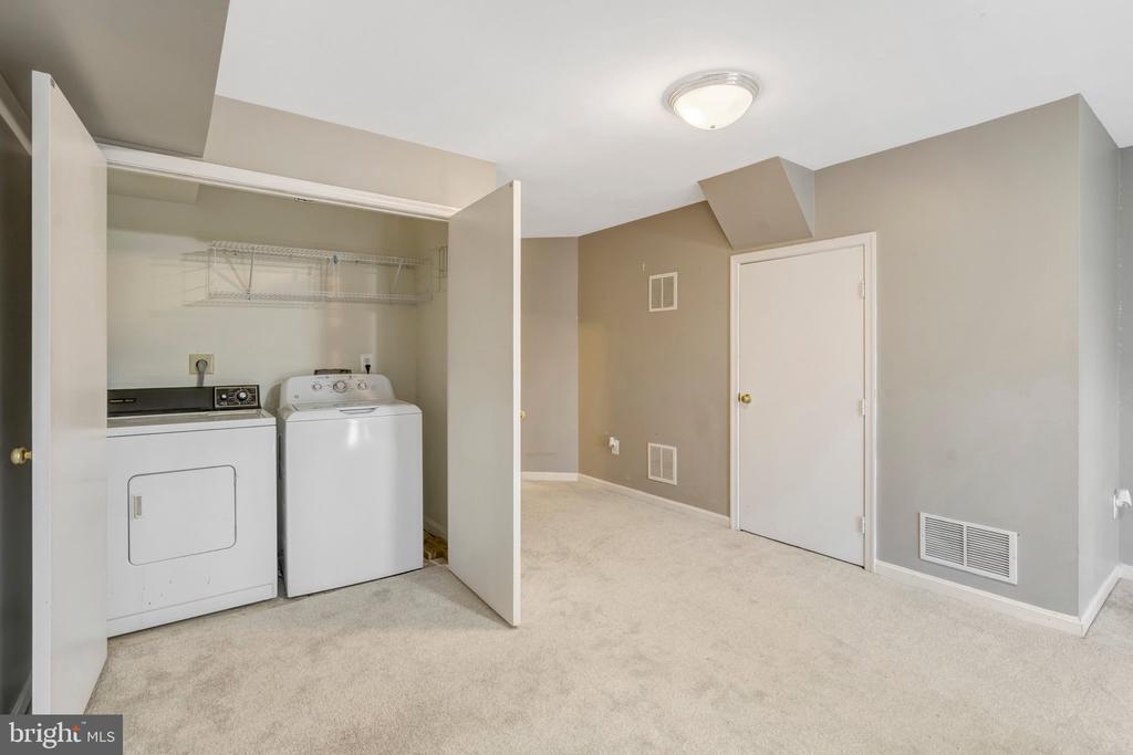 5680 WHITE DOVE LANE