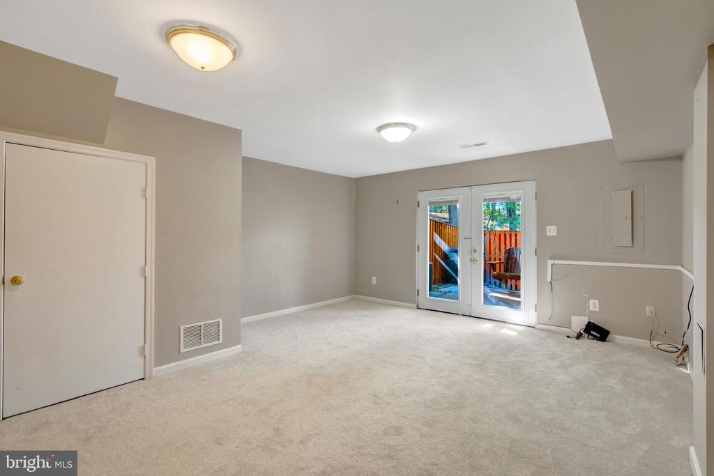 5680 WHITE DOVE LANE