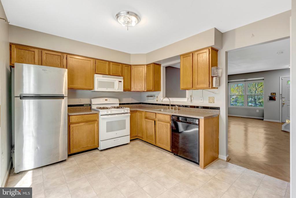 5680 WHITE DOVE LANE