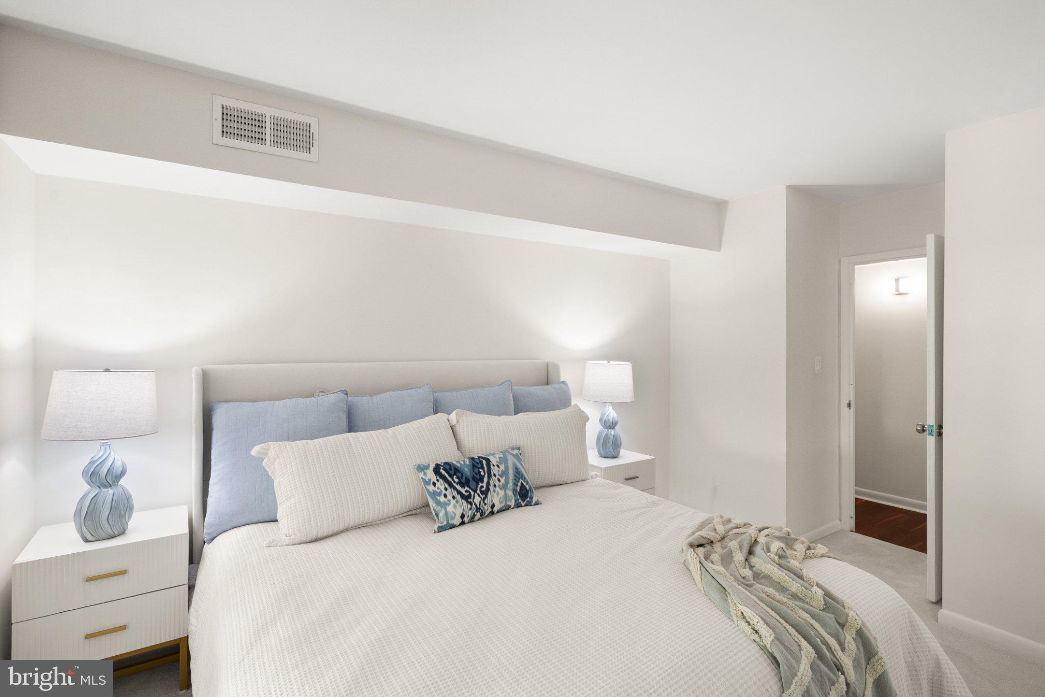 2238 CASTLE ROCK SQUARE 22C
