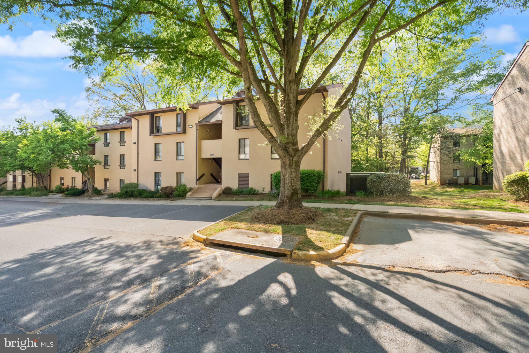 2238 CASTLE ROCK SQUARE 22C