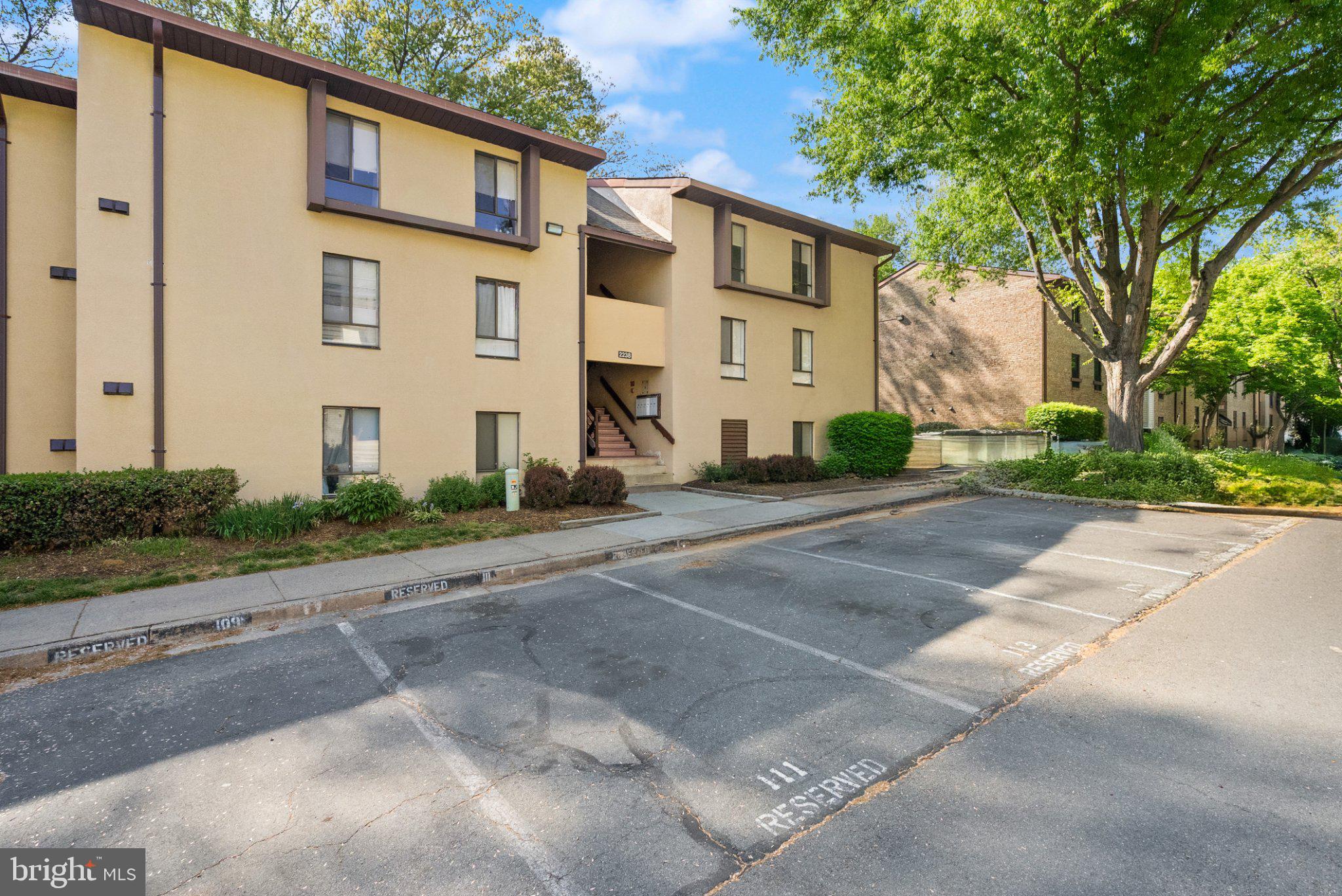 2238 CASTLE ROCK SQUARE 22C