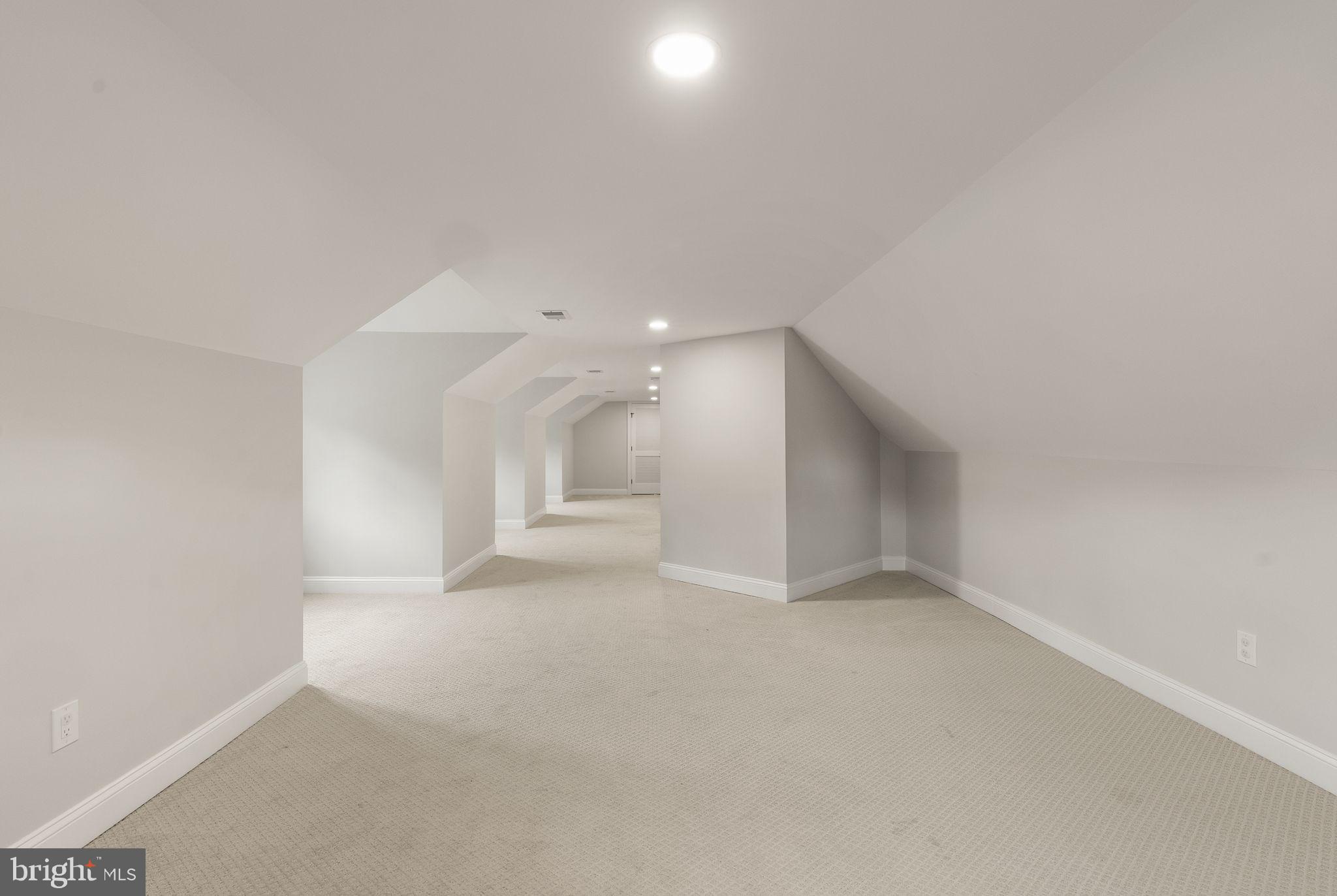 5125 REMINGTON DRIVE
